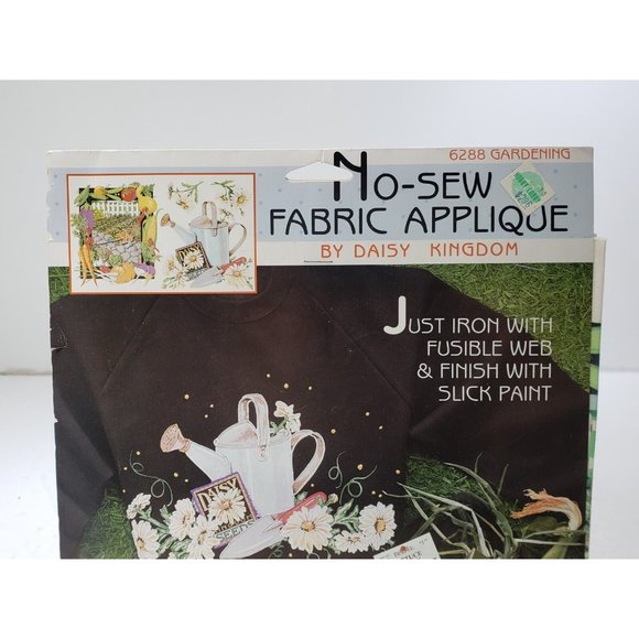 Daisy Kingdom No-Sew Fabric Applique Kit #6288 Gardening Vintage W/ Fabric - Picture 2 of 7